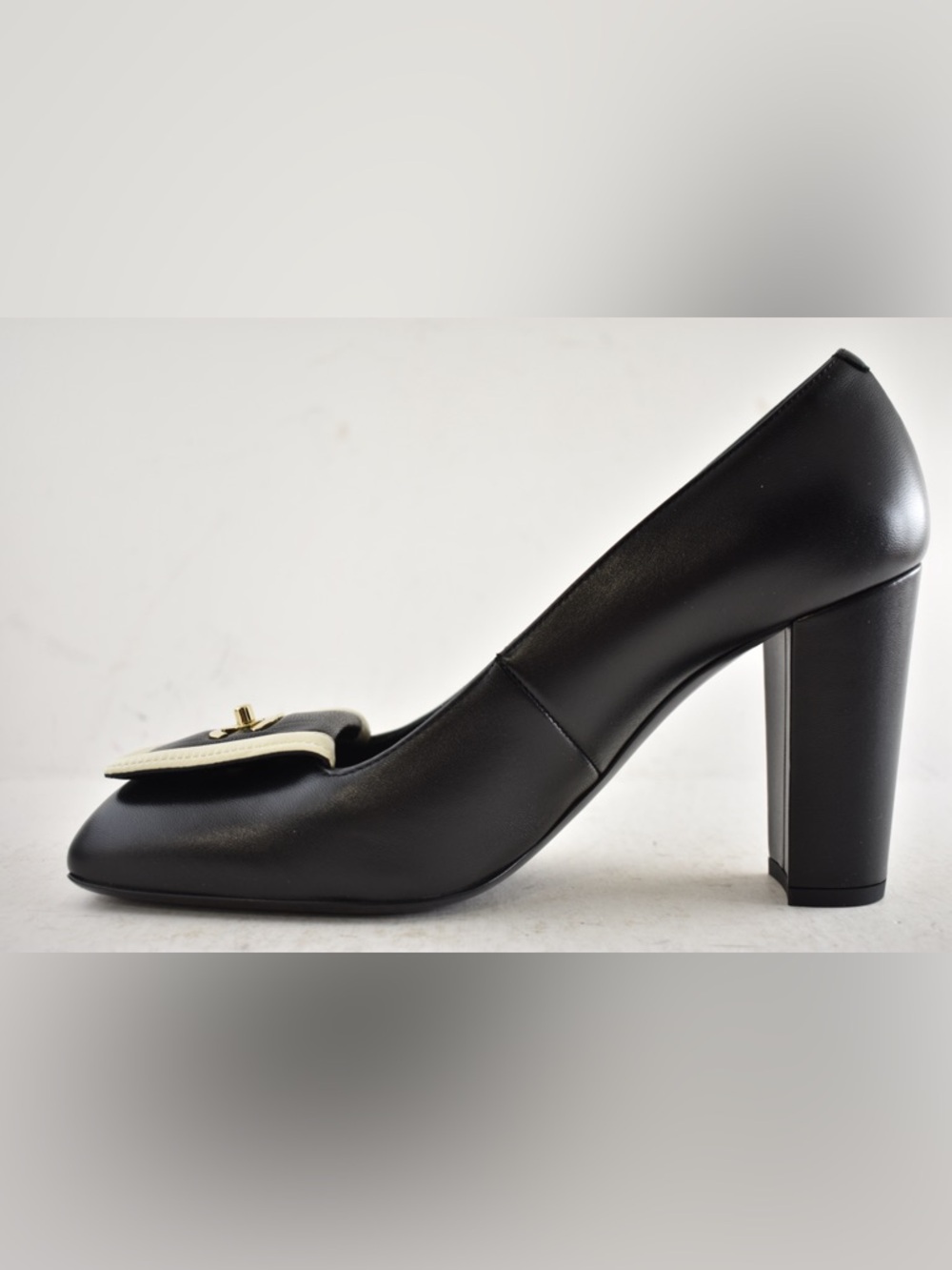 Chanel 26S Blazy Black White Square Turnlock Gold CC Logo Block Heel Pump 38.5 - Picture 13 of 16